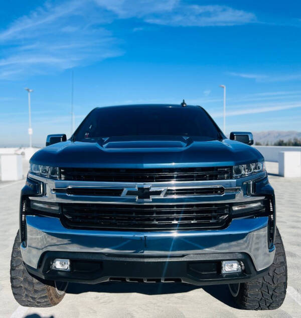 2019 Chevrolet Silverado 1500 LT photo 3