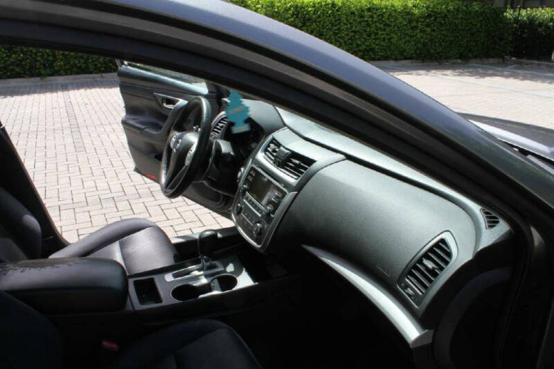 2016 Nissan Altima 2.5 SR