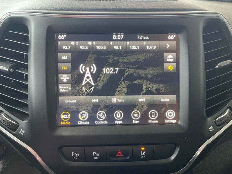 2023 Jeep Cherokee Altitude Lux