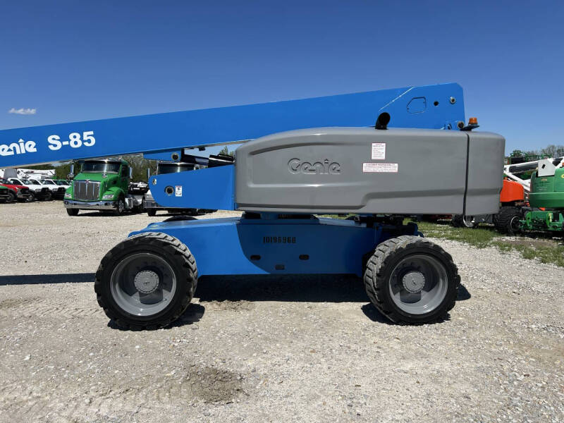 2016 Genie 85' Manlift