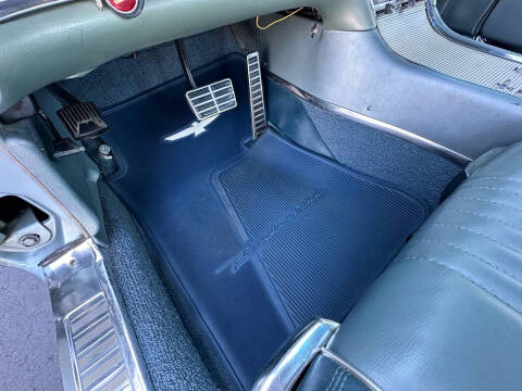 1963 Ford Thunderbird