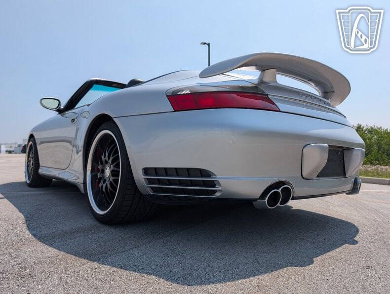 2004 Porsche 911 Carrera 4S