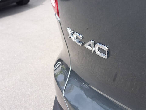 2026 Volvo XC40 B5 Core