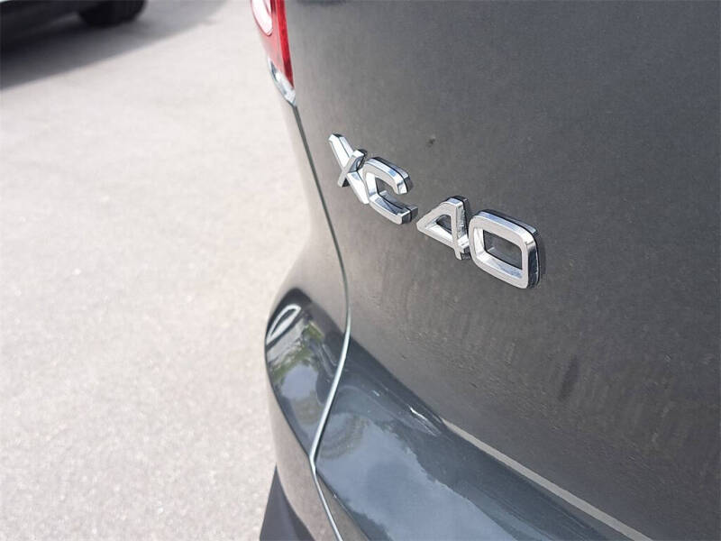 2026 Volvo XC40 B5 Core