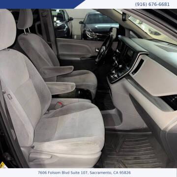 2017 Toyota Sienna LE 8-Passenger