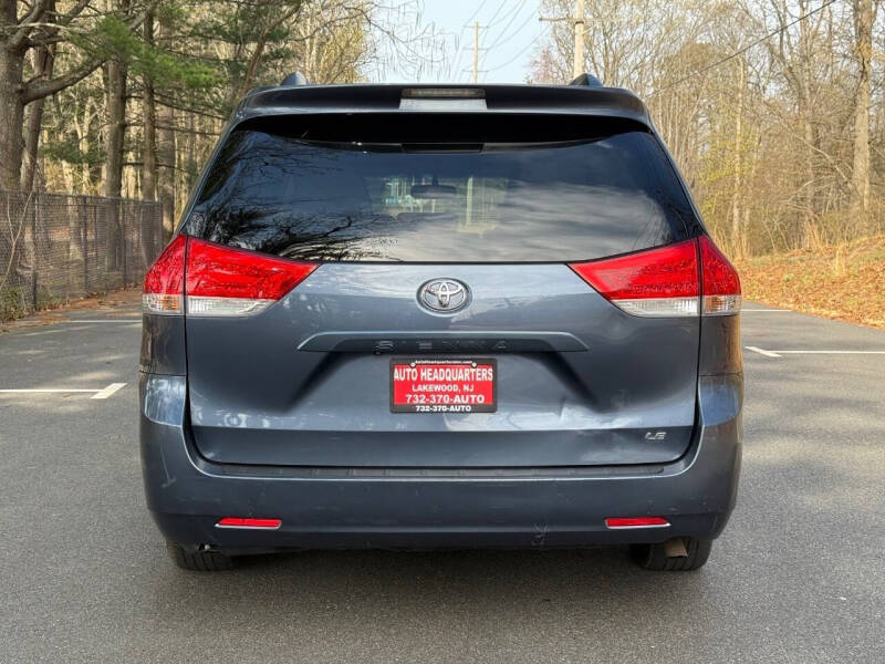 2014 Toyota Sienna LE Mobility 7-Passenger