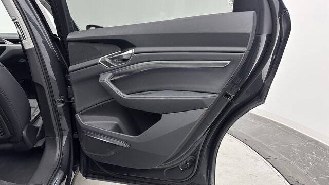 2024 Audi Q8 e-tron quattro Premium Plus