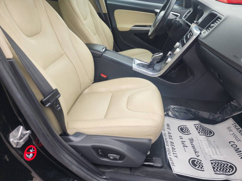 2017 Volvo V60 T5 Premier