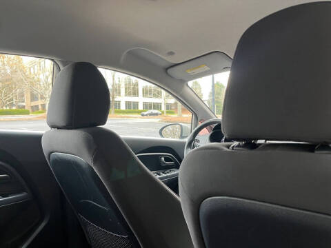 2013 Kia Rio 5-Door LX