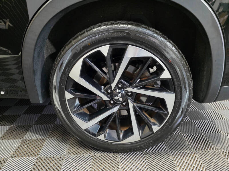 2022 Mitsubishi Outlander ES