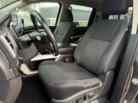 2019 Nissan Titan SV