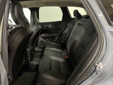 2023 Volvo XC60 Recharge T8 Plus Bright Theme