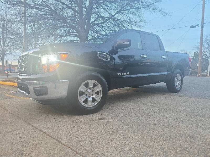 2017 Nissan Titan SV