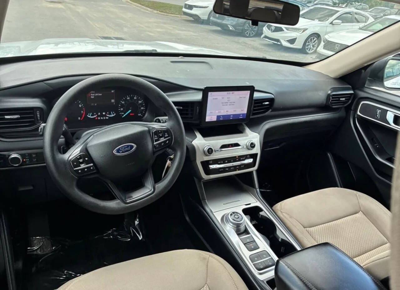 White 2020 Ford Explorer Base Base 4dr SUV 9