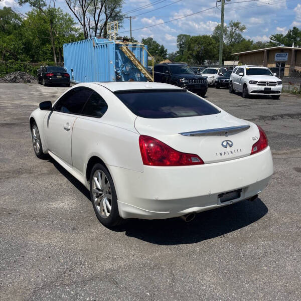 2011 Infiniti G37 Coupe x