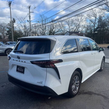 2024 Toyota Sienna LE 8-Passenger