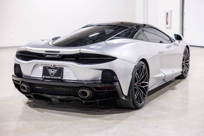 2022 McLaren GT