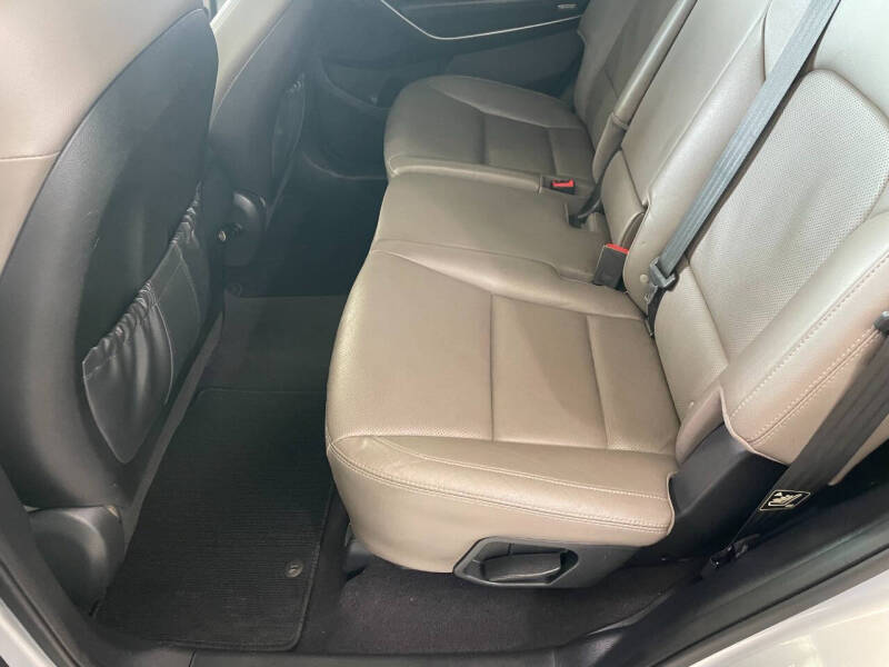 2017 Hyundai Santa Fe SE