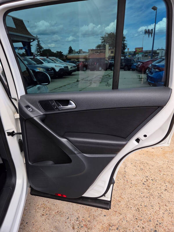 2011 Volkswagen Tiguan SEL 4Motion