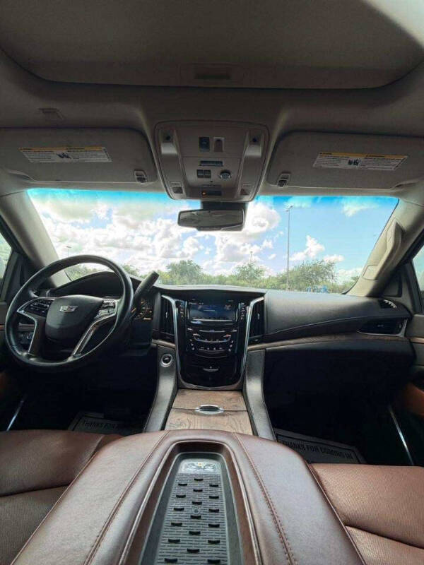 2015 Cadillac Escalade Luxury