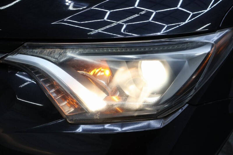 2018 Toyota RAV4 Hybrid XLE