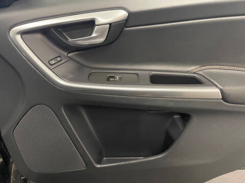 2017 Volvo XC60 T5 Dynamic