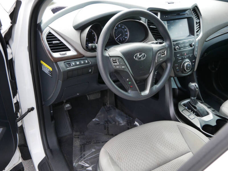 2017 Hyundai Santa Fe SE