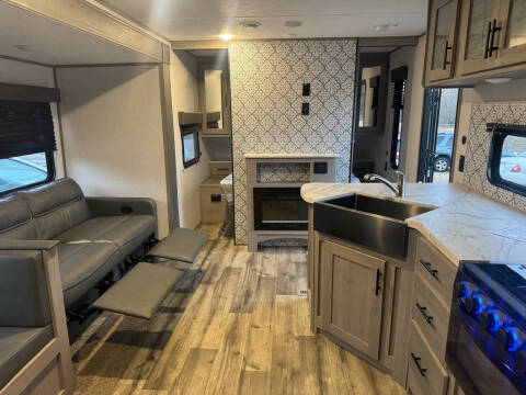 2022 Coleman LANTERN 263BH