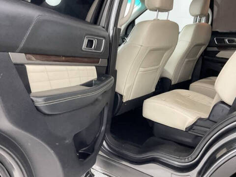 2017 Ford Explorer Platinum