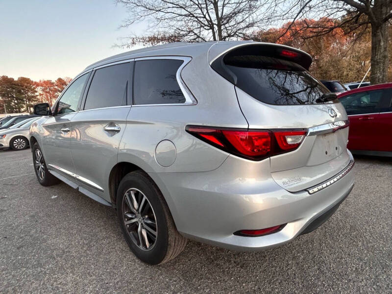 2017 INFINITI QX60 Base photo 6