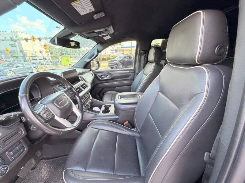 2022 GMC Yukon XL SLT