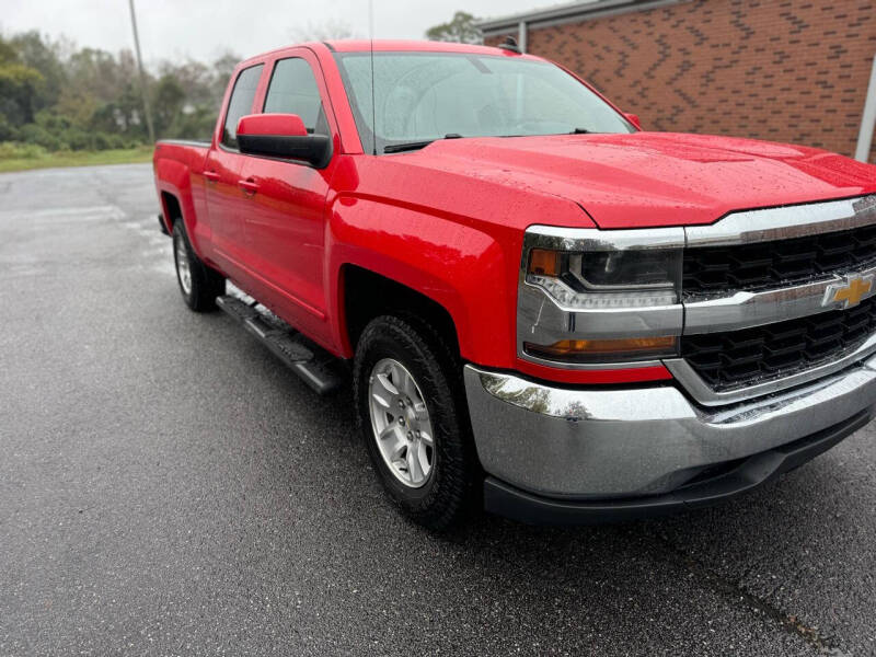 2019 Chevrolet Silverado 1500 LD LT photo 3