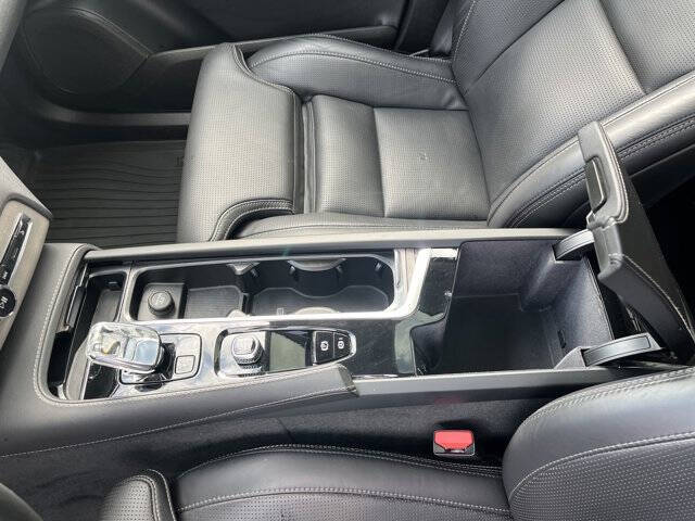 2023 Volvo XC90 B6 Ultimate Bright Theme 7P