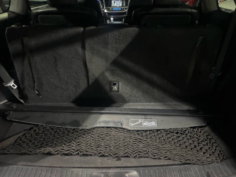 2017 Toyota Highlander SE