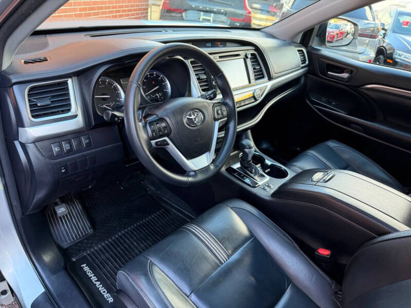 2017 Toyota Highlander