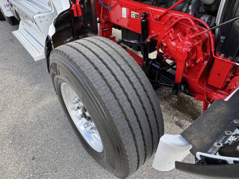 2017 Peterbilt 567