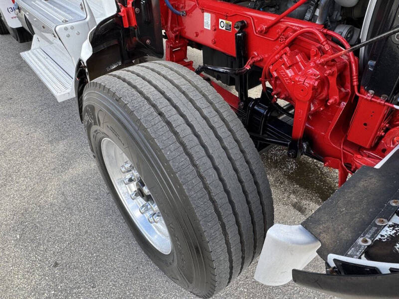 2017 Peterbilt 567