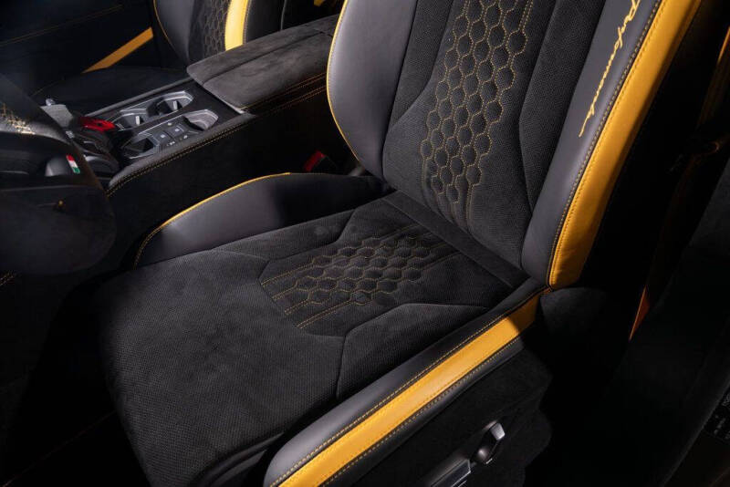 2024 Lamborghini Urus Performante
