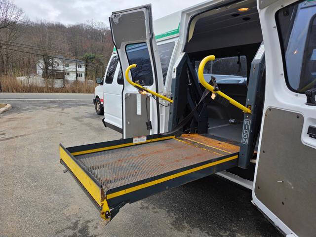 2012 Ford E-Series E-350 SD