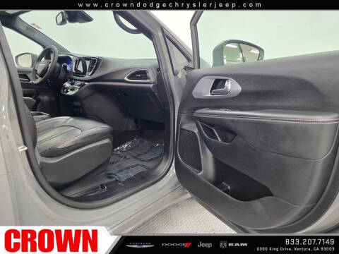 2022 Chrysler Pacifica Hybrid Touring L