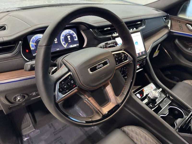 2025 Jeep Grand Cherokee Summit