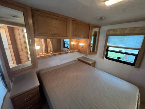 2001 Winnebago Journey 36L