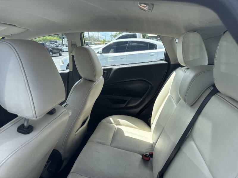 2011 Ford Fiesta SES