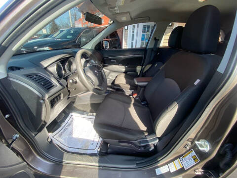 2019 Mitsubishi Outlander Sport LE