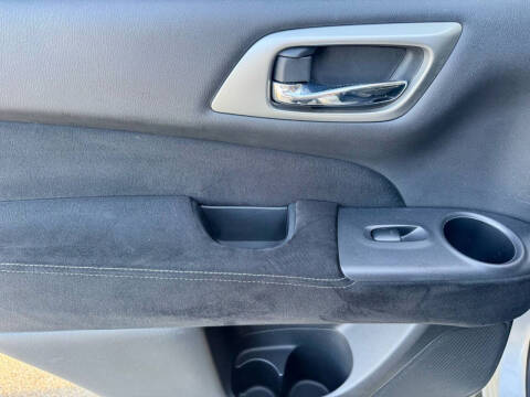 2013 Nissan Pathfinder SV