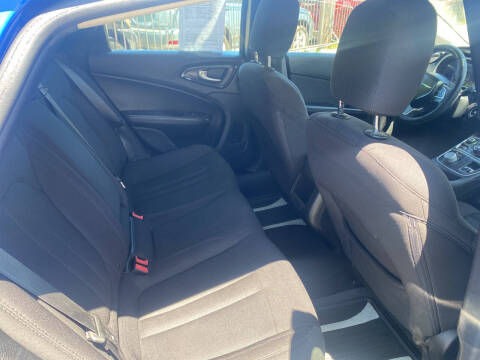 2015 Chrysler 200 Limited
