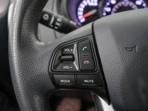 2016 Kia Rio 5-Door LX