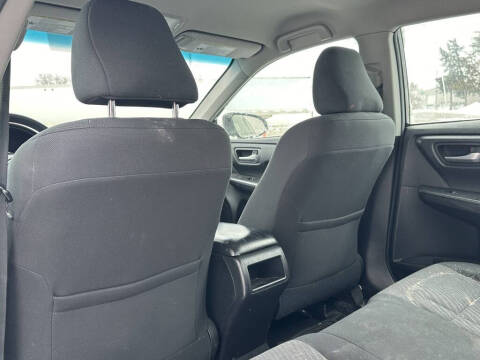 2017 Toyota Camry LE