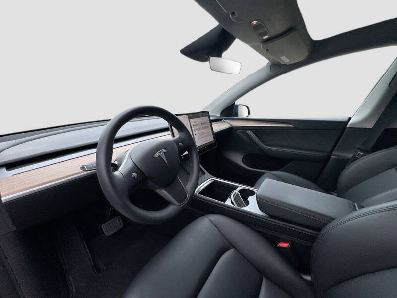 2025 Tesla Model Y Long Range