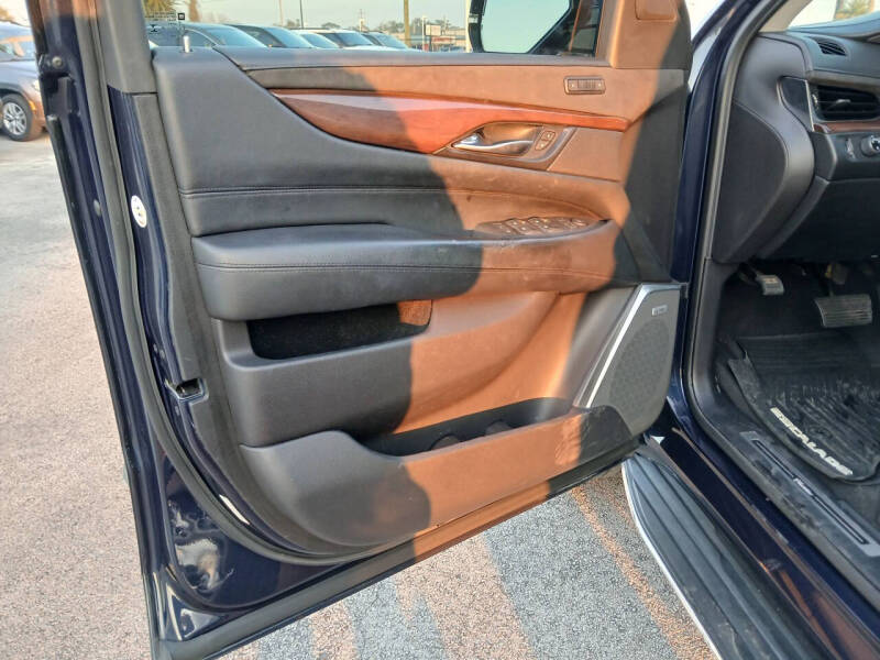 2019 Cadillac Escalade Standard